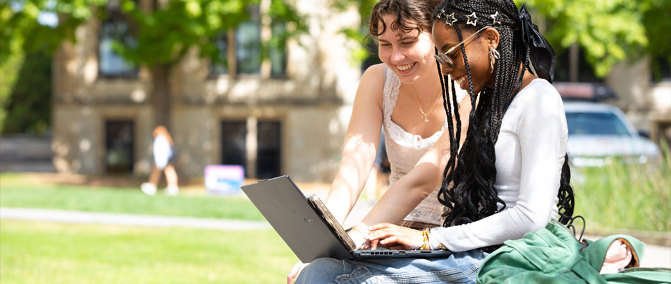 photo of students at UA